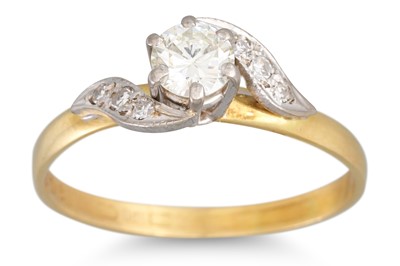 Lot 147 - A DIAMOND SOLITAIRE RING, the brilliant cut...