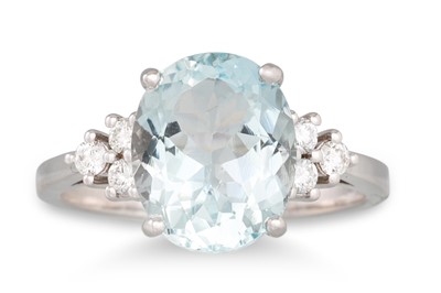 Lot 219 - AN AQUAMARINE AND DIAMOND RING, the oval...