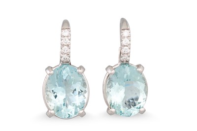 Lot 233 - A PAIR OF AQUAMARINE AND DIAMOND DROP EARRINGS,...