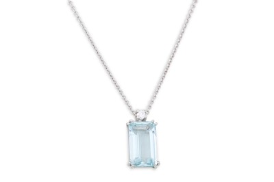 Lot 246 - AN AQUAMARINE AND DIAMOND PENDANT, in 18ct...