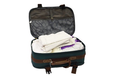 Lot 283 - A SUITCASE OF LINEN