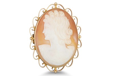 Lot 139 - A CAMEO BROOCH, mounted in 9ct gold, 15 g.