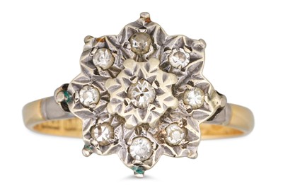 Lot 197 - A DIAMOND CLUSTER RING, mounted in gold, size L