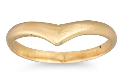 Lot 314 - A GOLD BAND RING, 1.9 g., size M