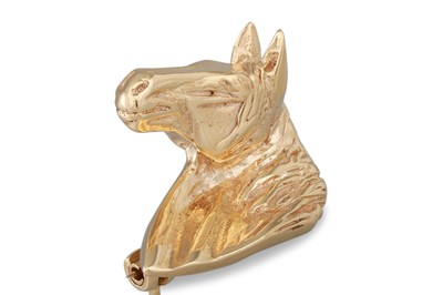 Lot 146 - A 9CT GOLD BROOCH, in the form of a horse, 7.8 g.