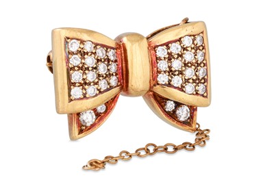 Lot 30 - A DIAMOND SET BOW BROOCH, mounted in 18ct...