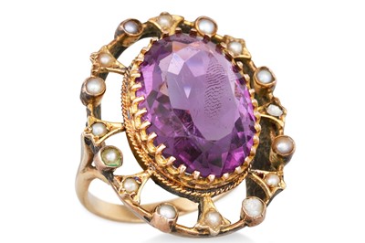 Lot 21 - AN ANTIQUE GOLD AMETHYST AND PEARL RING, the...