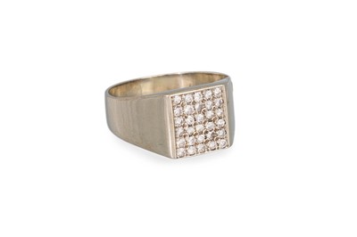 Lot 434 - A DIAMOND CLUSTER RING, of square form,...