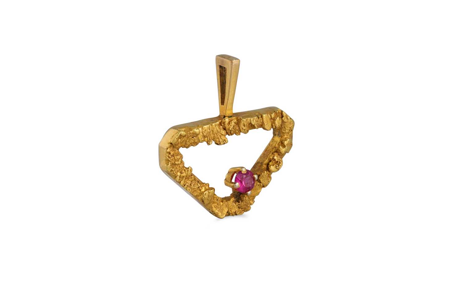 Lot 117 - A STYLISED HEART SHAPED RUBY SET PENDANT,...