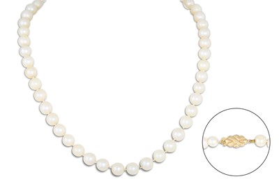 Lot 338 - A CULTURED PEARL NECKLACE, cream/pink tones,...