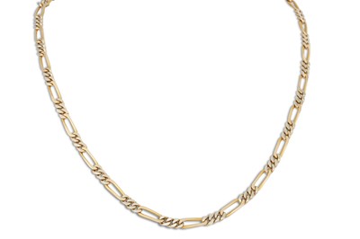 Lot 92 - AN 18CT GOLD FLAT CURB LINK NECK CHAIN, 18.16 g.