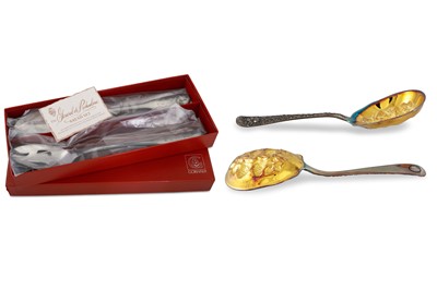 Lot 425 - AN ATTRACTIVE SILVER PLATED AND GILT DECORATED...