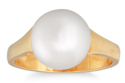 Lot 55 - A PEARL SET RING, mounted in 18ct gold, size M