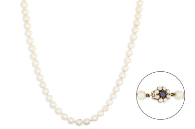 Lot 97 - A SET OF VINTAGE CULTURED PEARLS, with a 9ct...