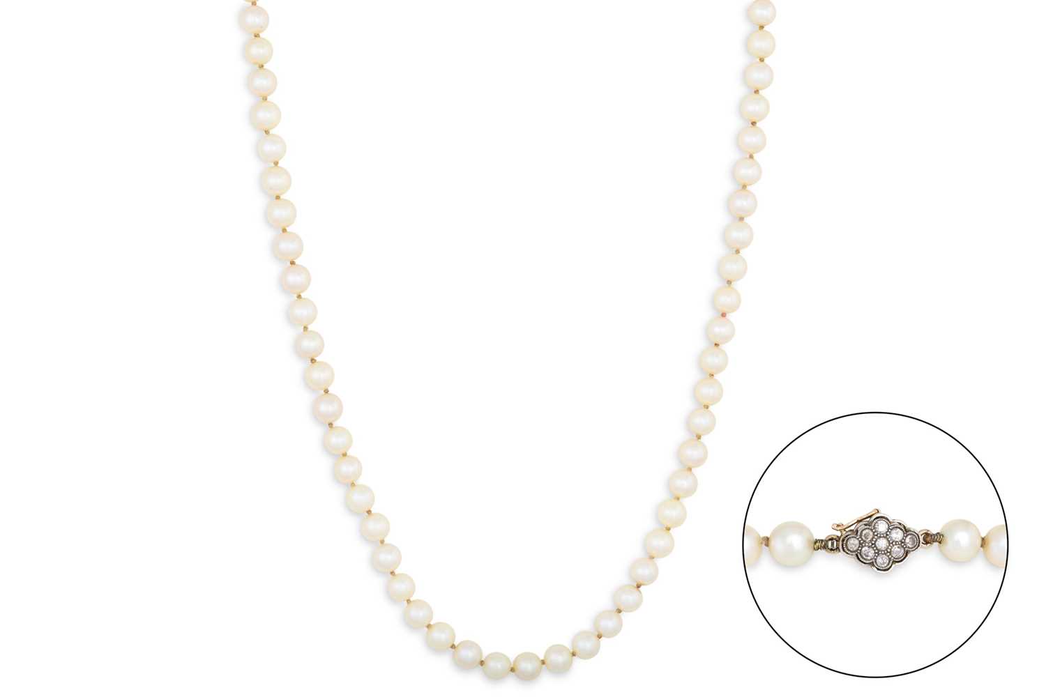 Lot 57 - A SET OF VINTAGE CULTURED PEARLS, with a...