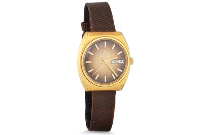 Lot 354 - A GENT'S VINTAGE BULOVA "ACCUTRON" GOLD PLATED...