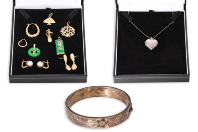 Lot 307 - VARIOUS GOLD ITEMS, together with some silver...