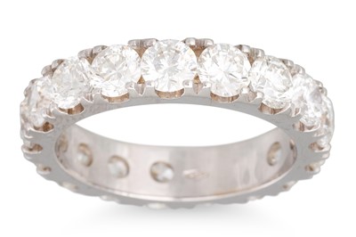 Lot 230 - A DIAMOND FULL BANDED ETERNITY RING, the round...