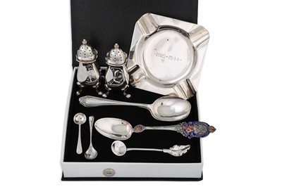 Lot 391 - A COLLECTION OF SILVER HALLMARKED ITEMS, to...