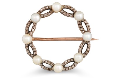 Lot 253 - AN EDWARDIAN CIRCULAR CULTURED PEARL AND...