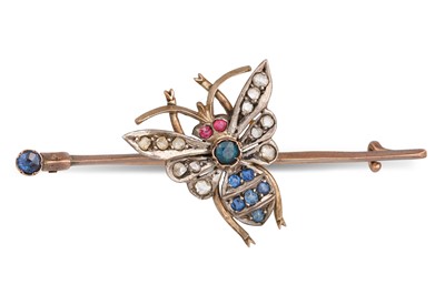 Lot 256 - A VICTORIAN BUTTERFLY BROOCH, set with...