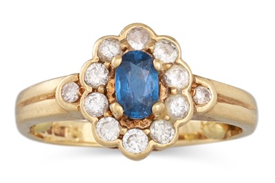 Lot 68 - A VINTAGE SAPPHIRE AND DIAMOND CLUSTER RING,...