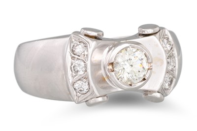 Lot 157 - A DIAMOND DRESS RING, the brilliant cut collet...