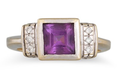 Lot 255 - AN AMETHYST AND DIAMOND RING, in 18ct yellow...