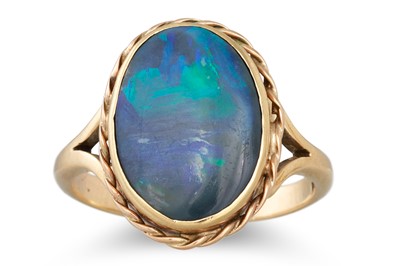 Lot 61 - A 9CT GOLD CAMEO RING, together with an opal...