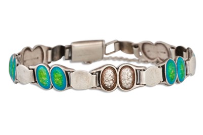 Lot 288 - AN ARTS & CRAFTS SILVER AND ENAMEL BRACELET,...