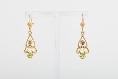 Lot 290 - A PAIR OF 9CT GOLD EARRINGS, drop design