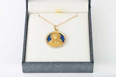 Lot 345 - AN ANTIQUE SEED PEARL AND 18CT GOLD MEDALLION,...