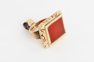 Lot 350 - A 19TH CENTURY GOLD SEAL, set with carnelian