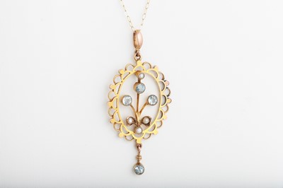 Lot 356 - AN EDWARDIAN 9CT GOLD, SEED PEARL AND...