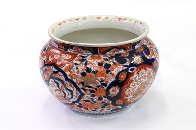 Lot 247 - AN IMARI WARE POLYCHROME CERAMIC GARDINER