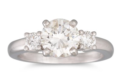 Lot 158 - A DIAMOND SOLITAIRE RING, the brilliant cut...