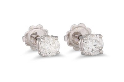 Lot 288 - A PAIR OF DIAMOND STUD EARRINGS, the brilliant...