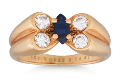 Lot 175 - A VAN CLEEF & ARPELS SAPPHIRE AND DIAMOND...