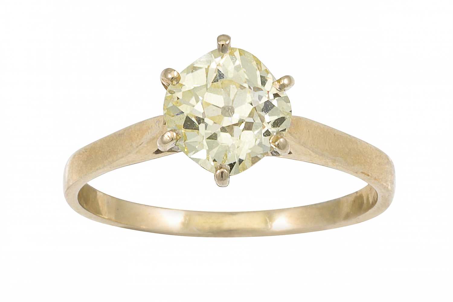 Lot 328 - A DIAMOND SOLITAIRE RING, old cushion cut...