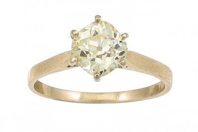 Lot 446 - A DIAMOND SOLITAIRE RING, old cushion cut...