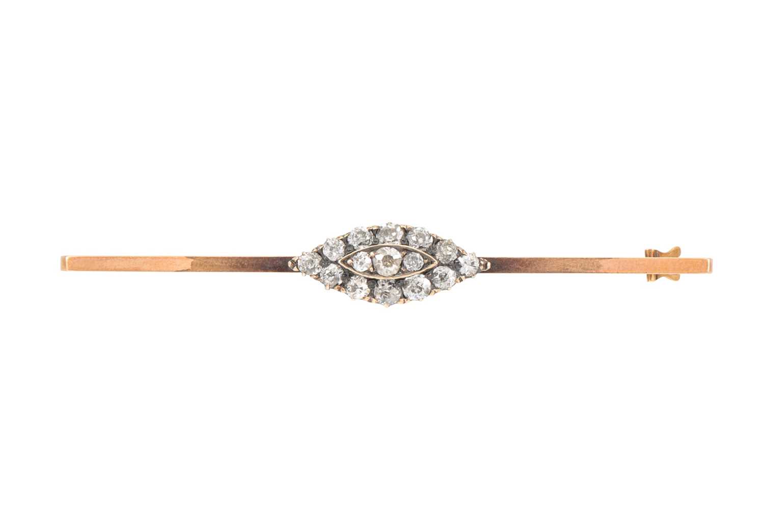 Lot 77 - AN ANTIQUE DIAMOND CLUSTER BROOCH, of navette...