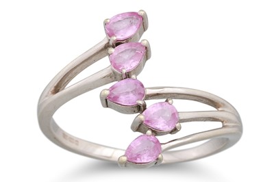 Lot 87 - A PINK SAPPHIRE RING, mounted in white gold
