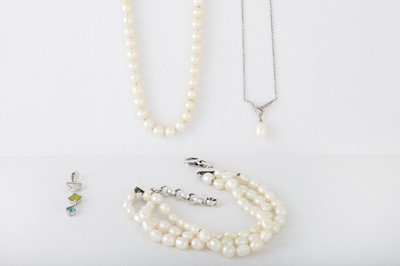 Lot 45 - A COLLECTION OF FOUR PEARL NECKLACES AND...