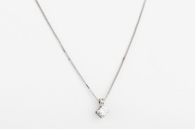 Lot 166 - A DIAMOND SET PENDANT, mounted in white gold,...