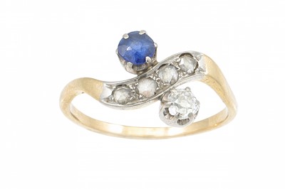 Lot 351 - AN ANTIQUE DIAMOND AND SAPPHIRE CROSS OVER...
