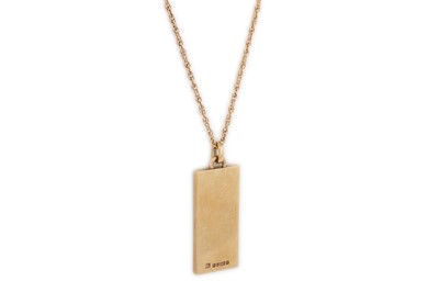 Lot 1 - A 9CT GOLD INGOT PENDANT, to a 9ct gold neck...