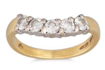 Lot 204 - A FIVE STONE DIAMOND RING, the five round...