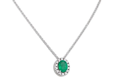 Lot 155 - AN EMERALD AND DIAMOND CLUSTER PENDANT,...