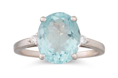 Lot 214 - AN AQUAMARINE AND DIAMOND RING, the oval...