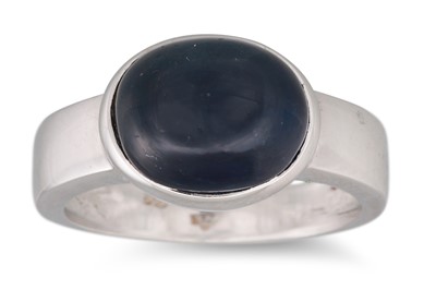 Lot 280 - A CABOCHON SAPPHIRE RING, mounted in 14ct...